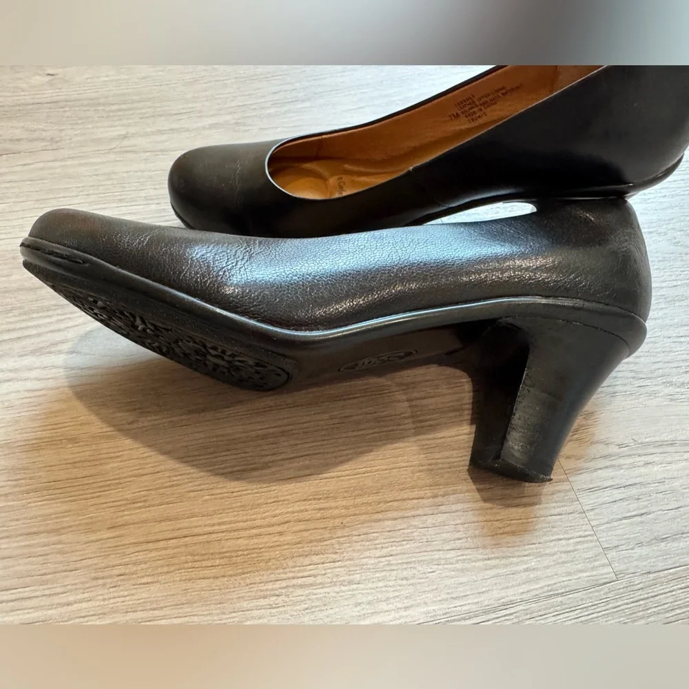 Women's Black Leather Shoes. Like new worn it once - Picture 4 of 7